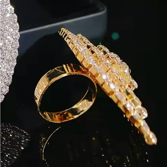 Elegant Gold Crystal Women's Adjustable Ring - Picture 2 of 3